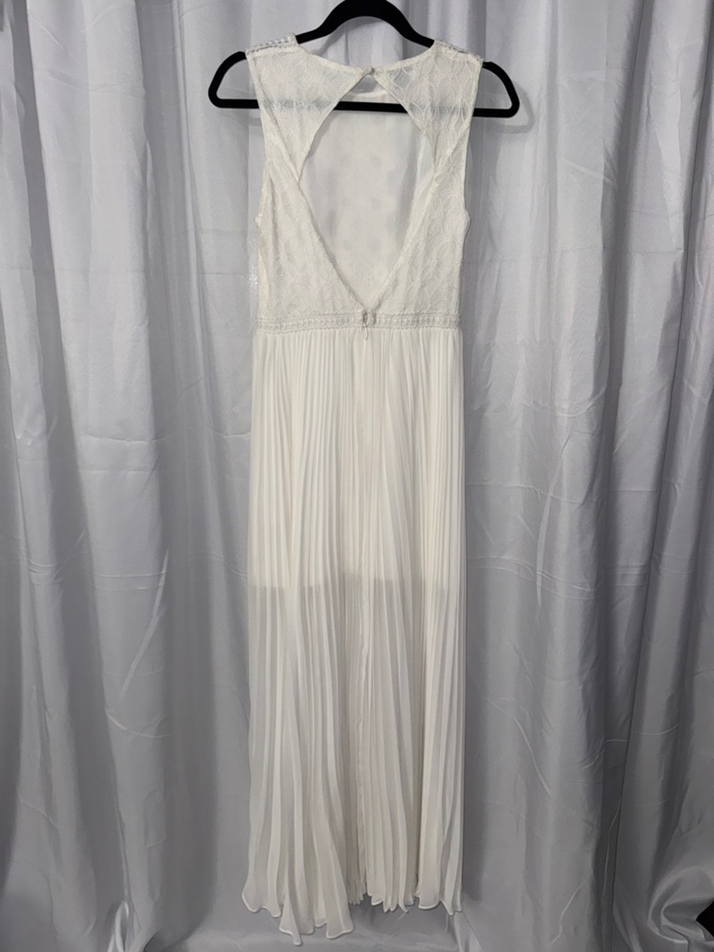 bebe White Lace Pleated Maxi Dress - Picture 3 of 7